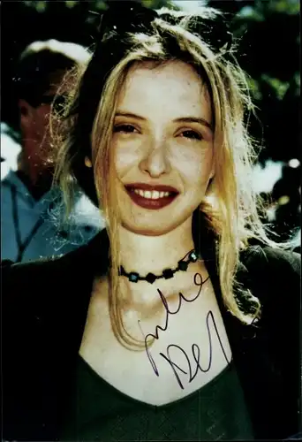 Ak Schauspielerin Julie Delpy, Portrait, Autogramm