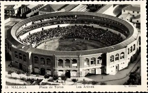 Ak Málaga Andalusien Spanien, Stierkampfarena, Luftbild