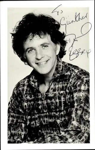 Ak Schauspieler und Sänger David Essex, Autogramm