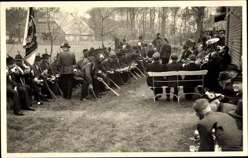 Foto Ak Scharringhausen Kirchdorf Niedersachsen, Schützenverein, Schützenfest, Fahne