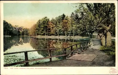 Ak Poughkeepsie New York USA, The Lake, Vassar College