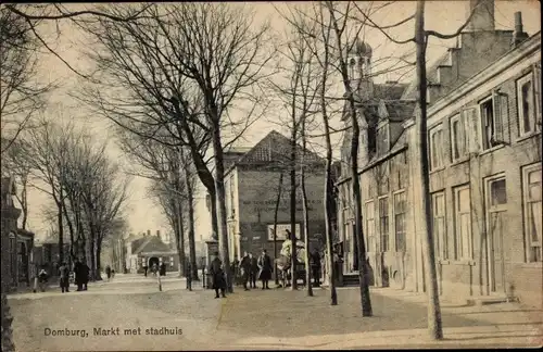 Ak Domburg Veere Zeeland Niederlande, Markt met stadhuis