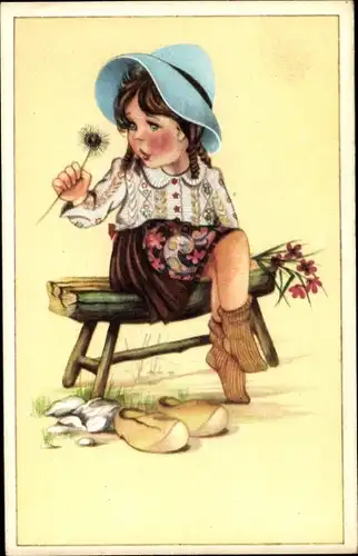 Ak Mädchen in niederländischer Tracht, Holzbank, Blumen, Holzschuhe, Hut