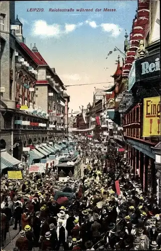 Ak Leipzig, Reichsstraße während der Messe, Straßenbahn