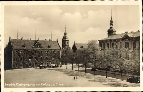 Ak Riesa an der Elbe Sachsen, Hindenburgplatz, Rathaus, Schule