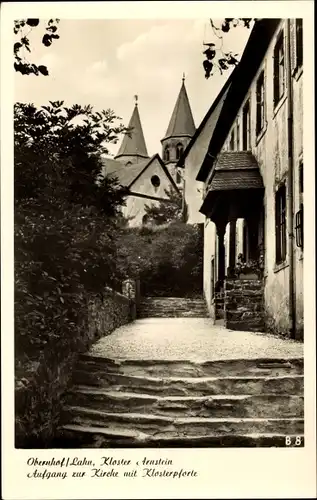 Ak Obernhof an der Lahn, Kloster Arnstein, Aufgang zur Kirche mit Klosterpforte