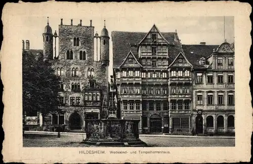 Ak Hildesheim in Niedersachsen, Wedekindhaus, Tempelherrenhaus, Brunnen