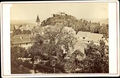 Foto Ortschaft mit Burgruine