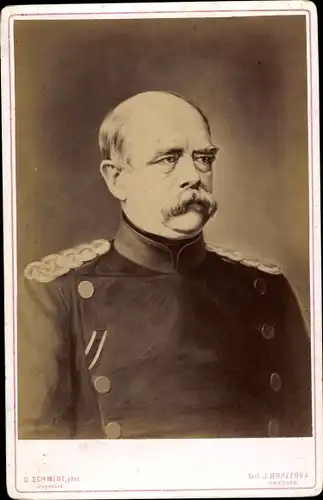 Kabinett Foto Fürst Otto von Bismarck, Portrait in Uniform