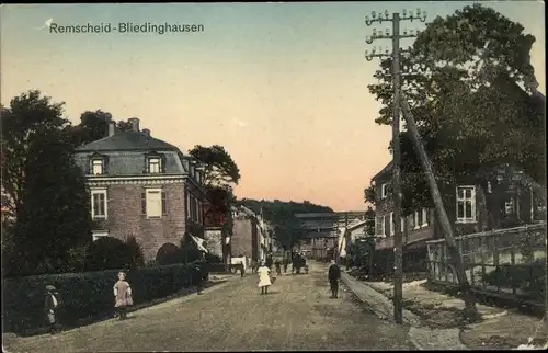 Ak Bliedinghausen Remscheid im Bergischen Land, Straßenpartie