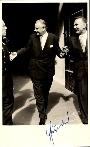 Foto Ak Männer in Anzügen, Politiker ?