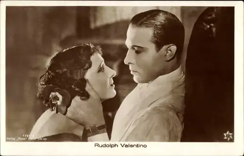 Ak Schauspieler Rudolph Valentino, Frau, Film A Sainted Devil