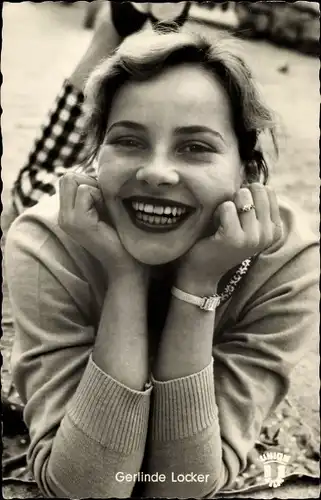 Ak Schauspielerin Gerlinde Locker, Portrait, Film Dort oben wo die Alpen glühn
