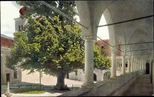 Ak Millstatt am See Kärnten, Klostergang