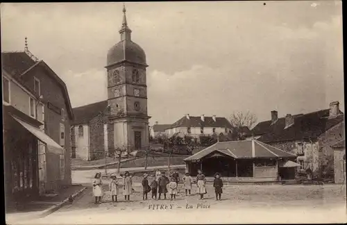 Ak Vitrey Haute Saone, La Place