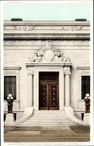 Ak Concord New Hampshire USA, Gebäude der New Hampshire Historical Society, Eingangstür