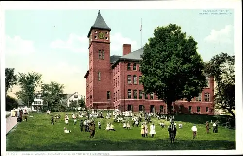 Ak Plymouth New Hampshire USA, normale Schule, in den White Mountains