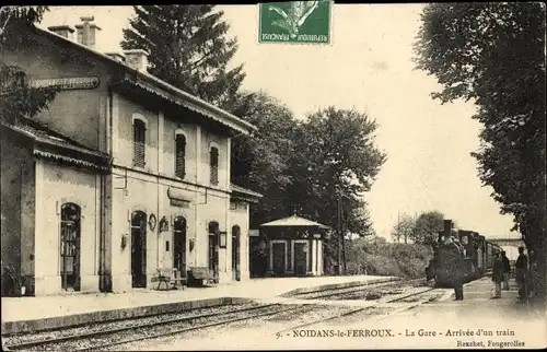 Ak Noi in Ferroux Haute Saône, La Gare, Ankunft eines Zuges