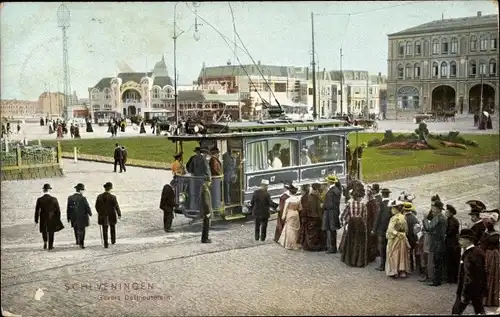 Ak Scheveningen Den Haag Südholland, Straßenbahn, Warteschlange