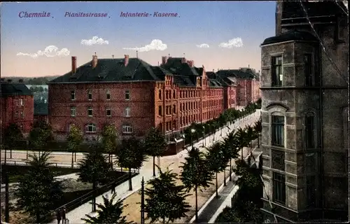 Ak Chemnitz Sachsen, Planitzstraße, Infanterie Kaserne, Straßenansicht