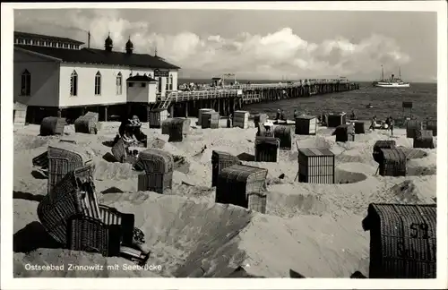 Ak Ostseebad Zinnowitz auf Usedom, Seebrücke, Strand
