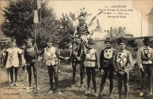 Ak Compiègne Oise, Die im Kampf aufgestellten Ritter