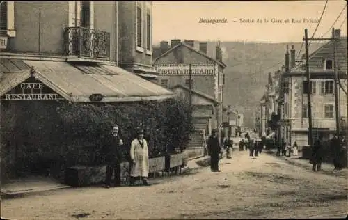 Ak Bellegarde auf Valserine Ain?, Bahnhofsausgang, Rue Palezo, Café-Restaurant