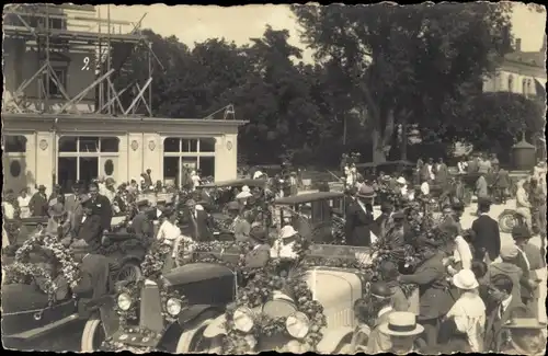 Foto Ak Starnberg am Starnberger See Oberbayern, Presse-Seefest 1927, geschmückte Automobile