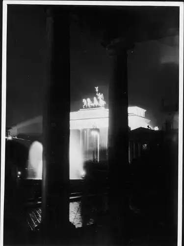 Foto Berlin Mitte, Brandenburger Tor bei Nacht