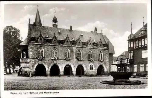 Ak Goslar am Harz, Rathaus, Marktbrunnen