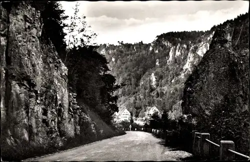 Ak Sachsenmühle Gößweinstein in Oberfranken, Fränkische Schweiz, Straßenpartie