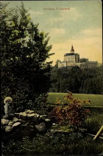 Ak Frýdlant nad Ostravicí Friedland Ostrawitza Mährisch Schlesien, Blick zum Schloss