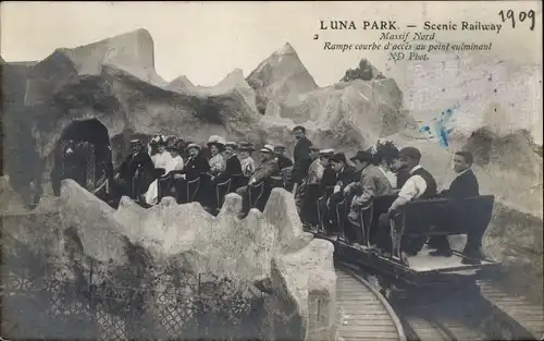 Ak Paris, Luna Park, Scenic Railway, Massif Nord, Geschwungene Zugangsrampe zum höchsten Punkt
