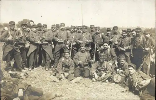 Foto Ak Französische Soldaten in Uniformen, Gruppenaufnahme