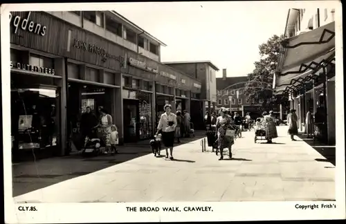 Ak Crawley West Sussex England, The Broad Walk