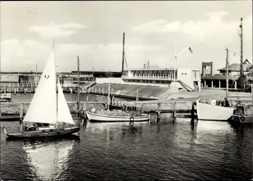 Ak Rostock Warnemünde, Jachthafen und Klubhaus