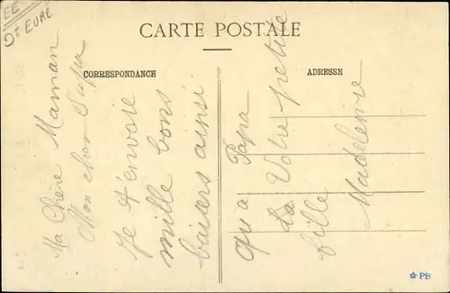 Ak Ambenay Eure, Le Bourg