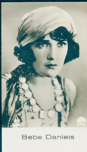 Sammelbild Schauspielerin Bebe Daniels, Portrait, Mütze, Schmuck, Film-Bild Nr. 87