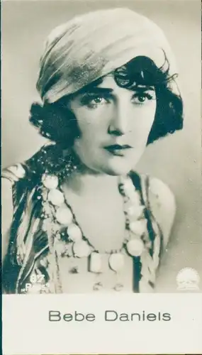 Sammelbild Schauspielerin Bebe Daniels, Portrait, Mütze, Schmuck, Film-Bild Nr. 87