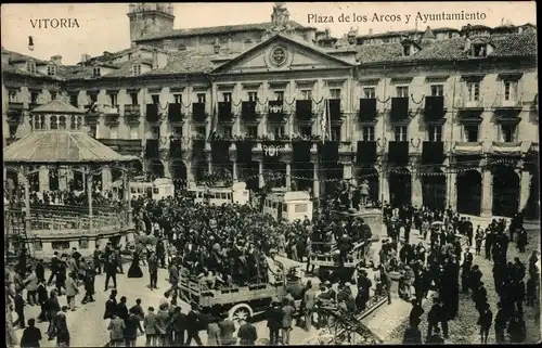 Ak Vitoria Gasteiz Baskenland, Plaza de los Arcos und Rathaus