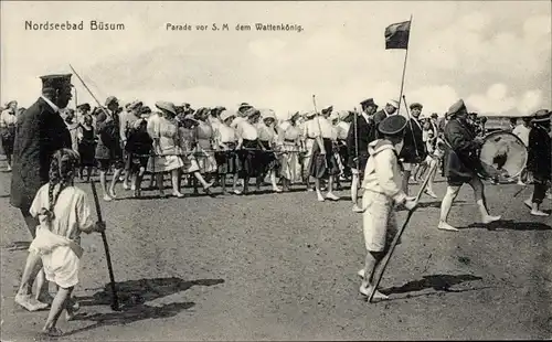 Ak Nordseebad Büsum, Parade vor S. M. dem Wattenkönig