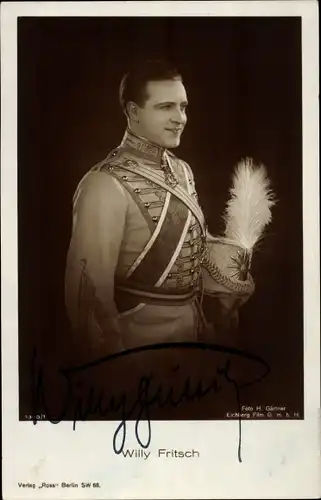 Ak Schauspieler Willy Fritsch, Portrait in Uniform, Filmkostüm, Autogramm