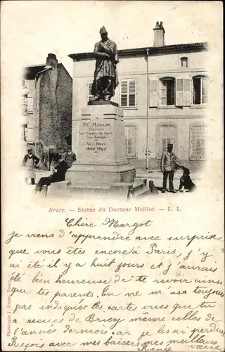 Ak Briey Meurthe et Moselle, Statue du Docteur Maillot