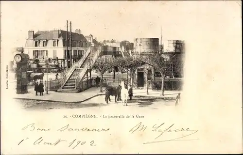 Ak Compiègne Oise, Die Fußgängerbrücke des Bahnhofs