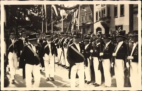 Foto Ak Schützenfest , Ehrenoberster und Schützenkönig Dornheim