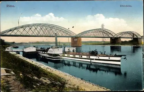 Ak Riesa an der Elbe Sachsen, Blick zur Elbbrücke, Dampfer Riesa