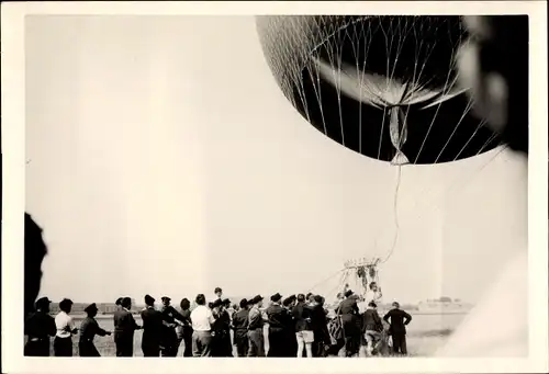 Foto Ballon vor dem Start, Juli 1959, Zuschauer, Stadthafen