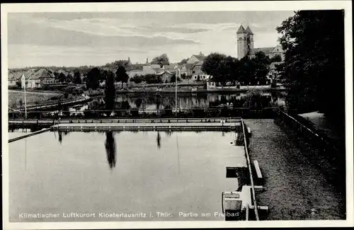 Ak Bad Klosterlausnitz Thüringen, Partie am Freibad, Ortschaft, Kirche