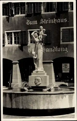 Ak Weinfelden Kanton Thurgau, Gasthaus zum Steinhaus, Brunnen