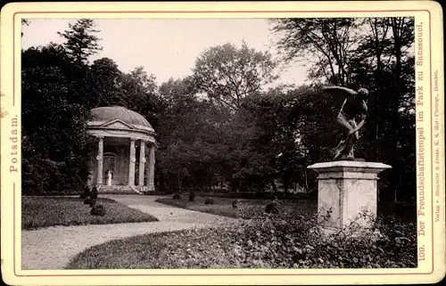 Foto Potsdam, Der Freundschaftstempel im Park zu Sanssouci